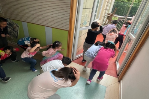 E:\安全资料2018.9\安全资料\3\2021\防暴与地震演练\地震\IMG_1528.JPG